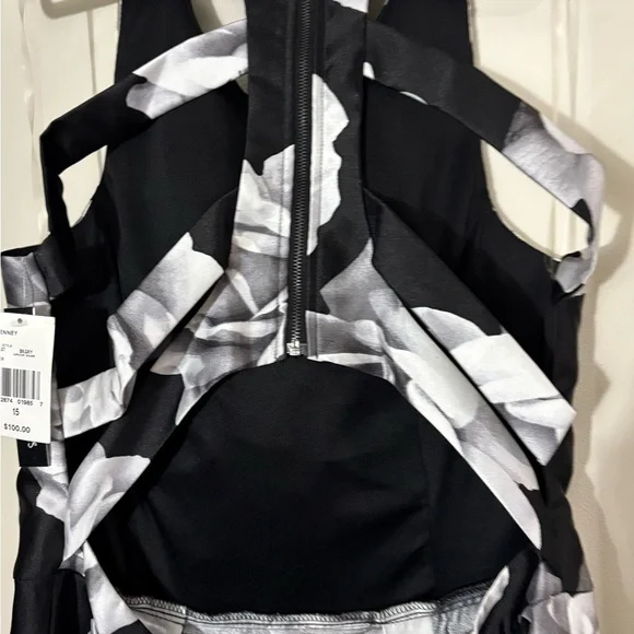 Black and Gray Floral Dress - Picture 5 of 9